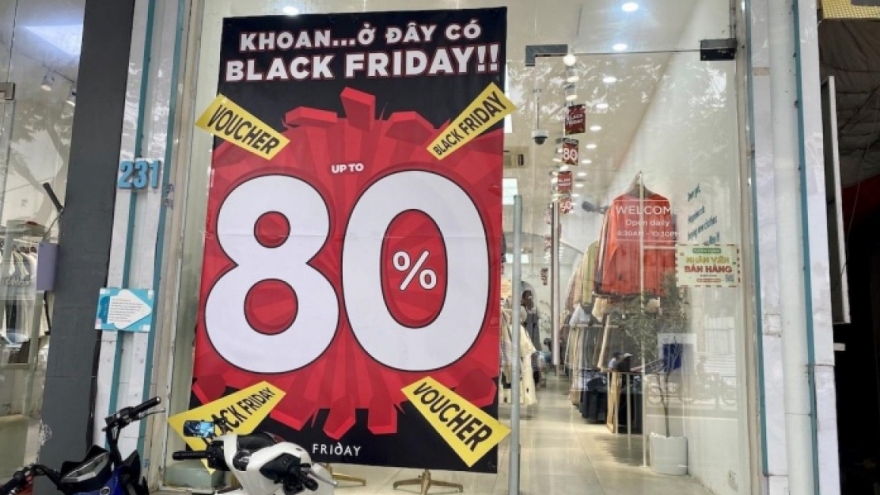 Local fashion outlets remain quiet despite launch of Black Friday super sales