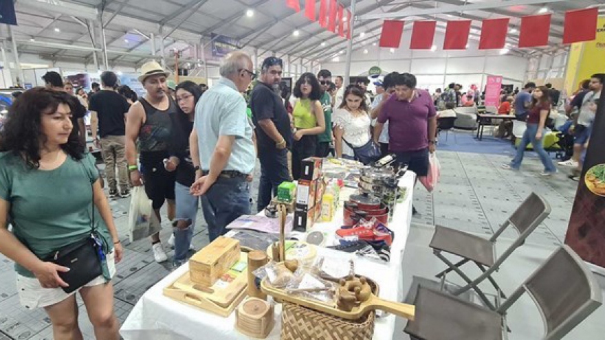 Vietnamese businesses attend International Fair of Santiago