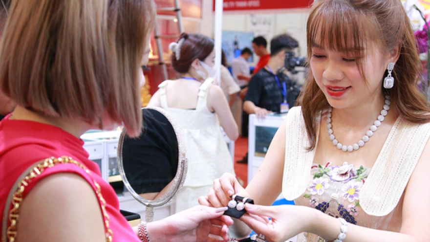 Vietnam International Jewellery Fair 2022 opens in HCM City