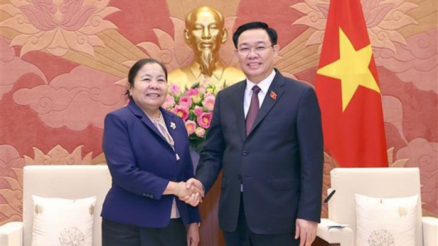 Top legislator welcomes Lao Party official