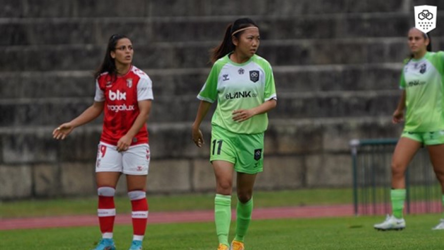 Vietnamese striker named to Portuguese female league's dream team