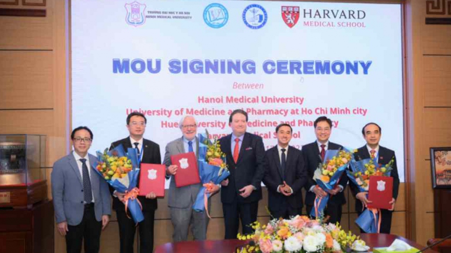 Vietnam’s three medical universities cooperate with Harvard Medical School