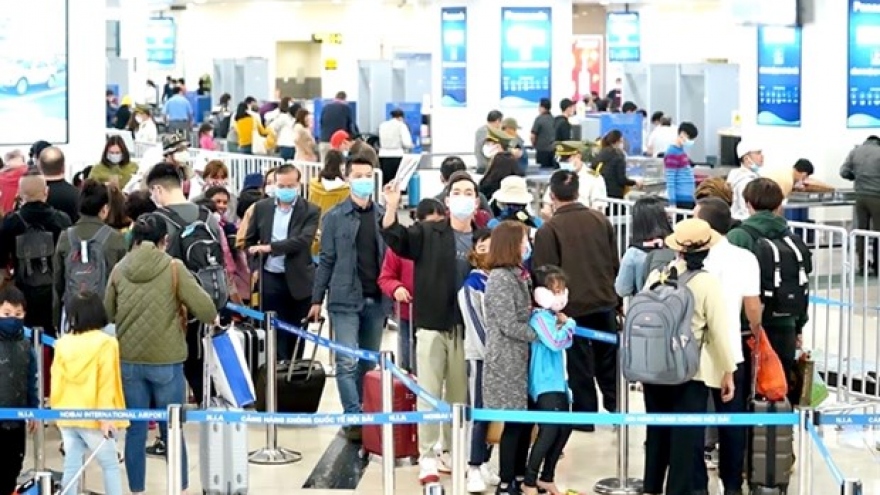 Air passengers near pre-pandemic levels