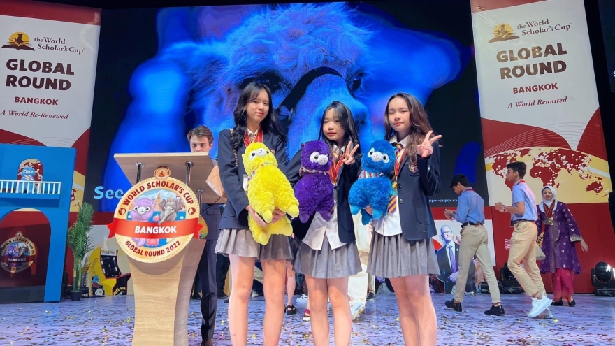 Ba nữ sinh Hà Nội đạt thành tích xuất sắc tại VCK World Scholar’s Cup 2022