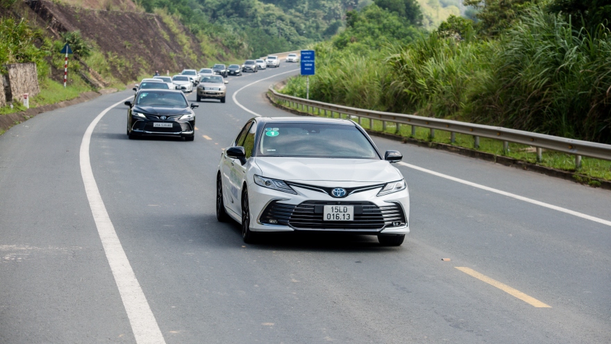 Phát triển xe xanh qua trung gian Hybrid: Lựa chọn tất yếu cho hạ tầng Việt Nam
