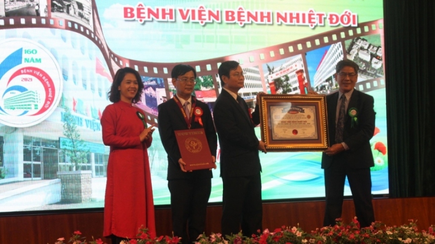 Bệnh viện Bệnh Nhiệt đới TP.HCM nhận kỷ lục “Bệnh viện lâu đời nhất Việt Nam”