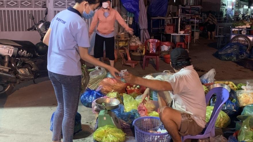 Dìu công nhân qua cơn “bĩ cực”, chờ ngày "thái lai”