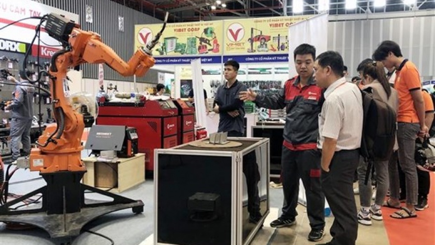 Int’l exhibition on industrial products, technology opens in HCM City