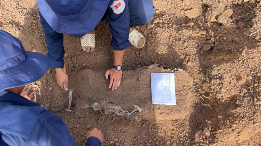 Tìm thấy 11 hài cốt liệt sĩ quân tình nguyện Việt Nam hy sinh ở Campuchia 