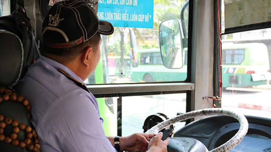 Nghe lái xe buýt kể về nghề và nỗi lo “cơm áo gạo tiền”