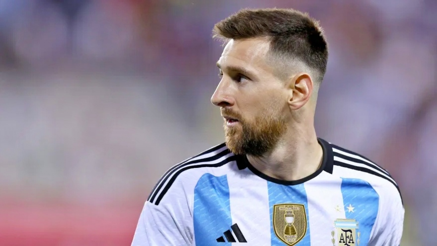 “Ngó lơ” Ronaldo, Rooney chọn Messi và Argentina vô địch World Cup 2022