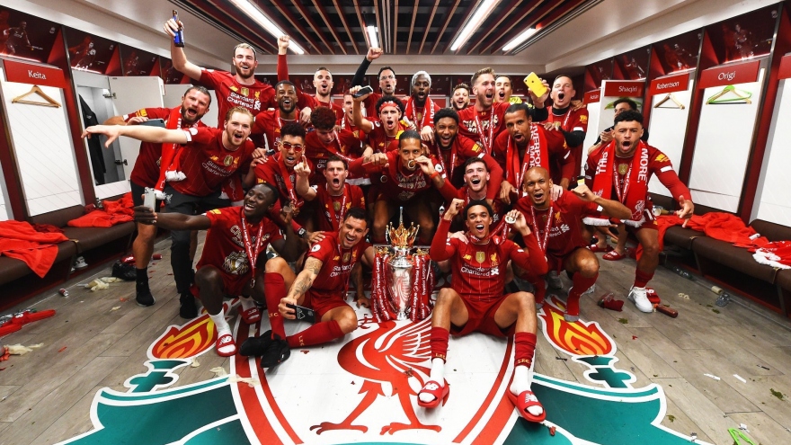 Liverpool bất ngờ bị rao bán