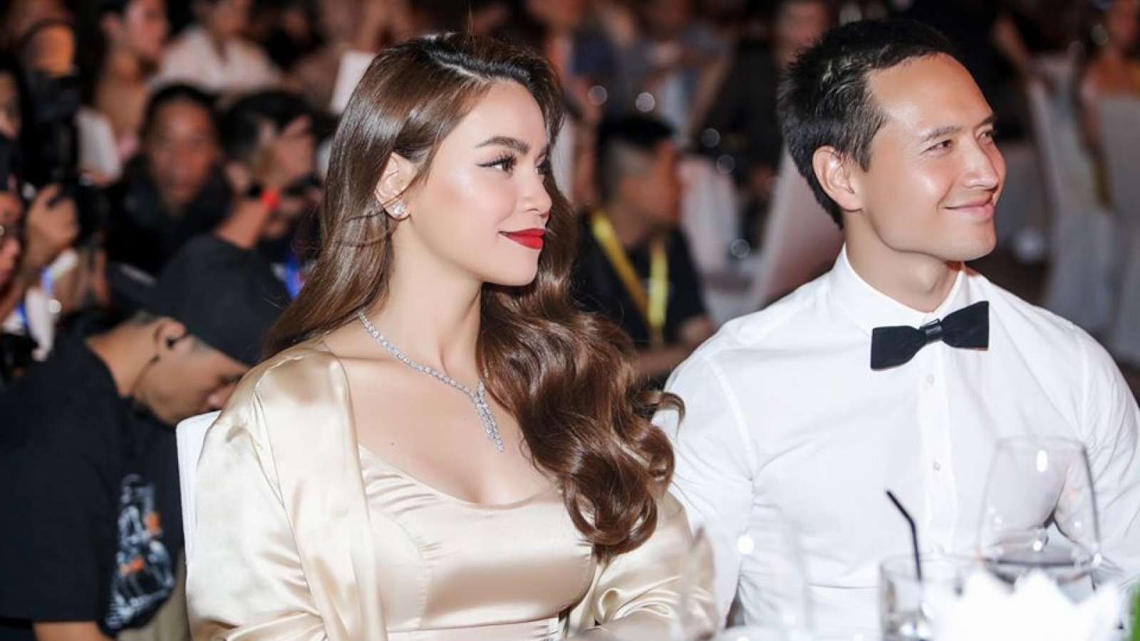 Chuyện showbiz: Hồ Ngọc Hà tổ chức đám cưới với Kim Lý vào năm sau?