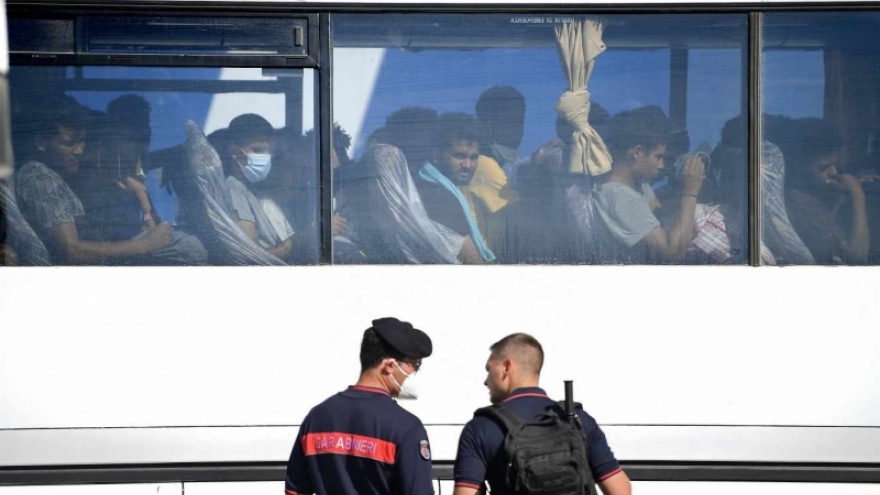 Áp lực di cư: Châu Âu rơi vào khủng hoảng kép?