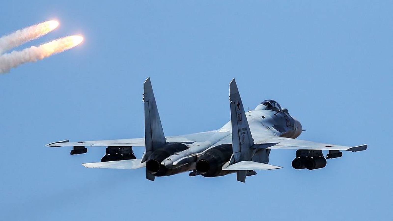 Nga dùng chiến thuật "song kiếm hợp bích" Su-35 và Su-30SM ở Ukraine