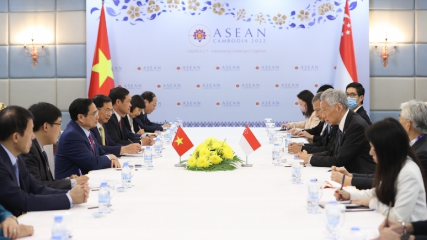  Thủ tướng Chính phủ Phạm Minh Chính gặp Thủ tướng Singapore Lý Hiển Long