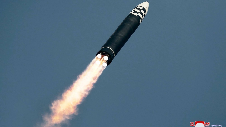 Triều Tiên tiếp tục phóng thử tên lửa đạn đạo