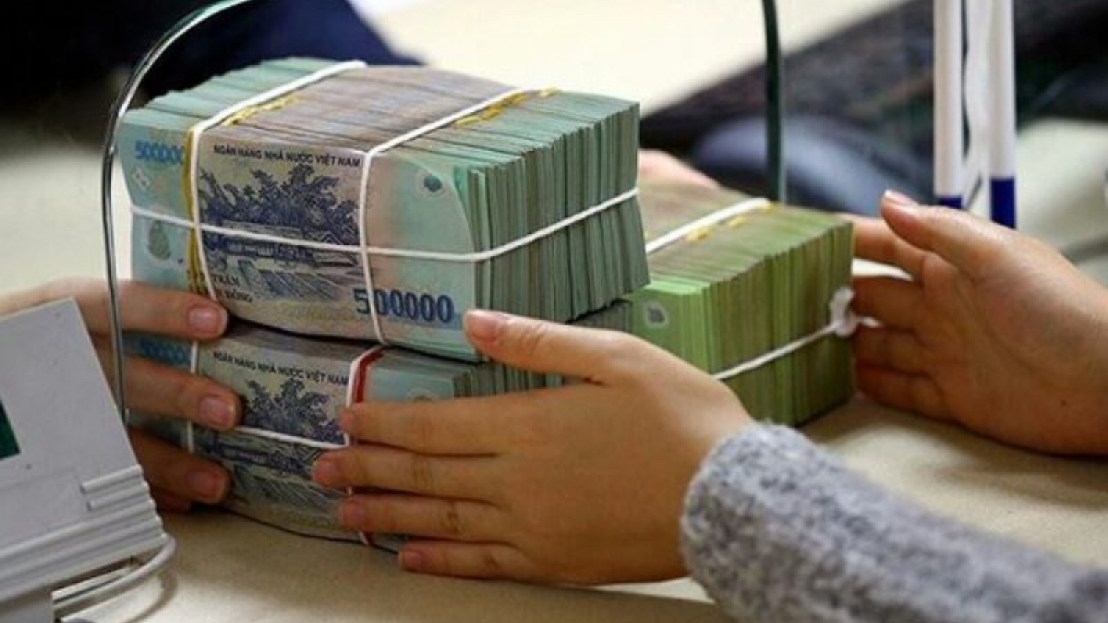 Ngân sách nhà nước bội thu hơn 245.000 tỷ đồng trong 10 tháng năm 2022