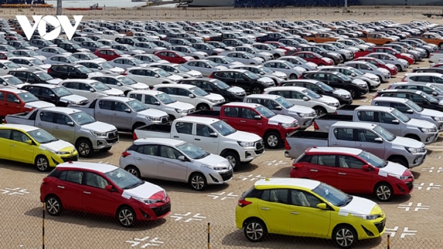 Thị trường ô tô Việt được bổ sung một lượng xe mới kỷ lục
