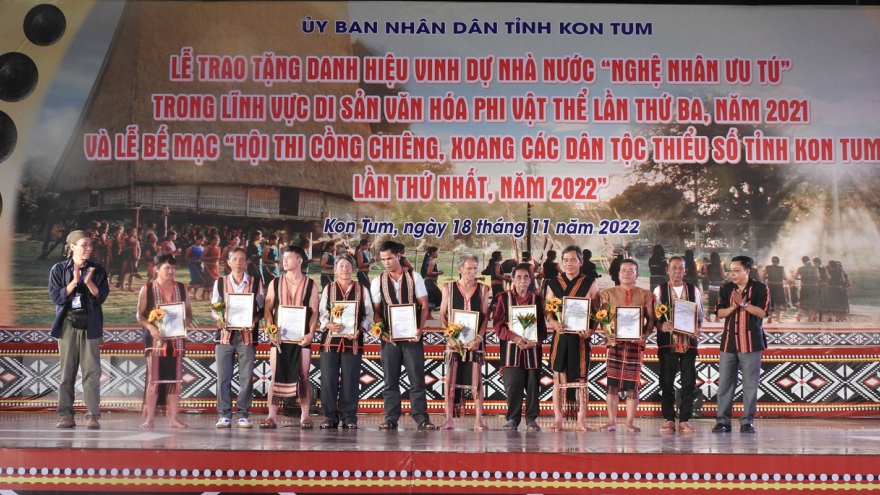 Kon Tum vinh danh Nghệ nhân ưu tú lĩnh vực di sản văn hóa phi vật thể