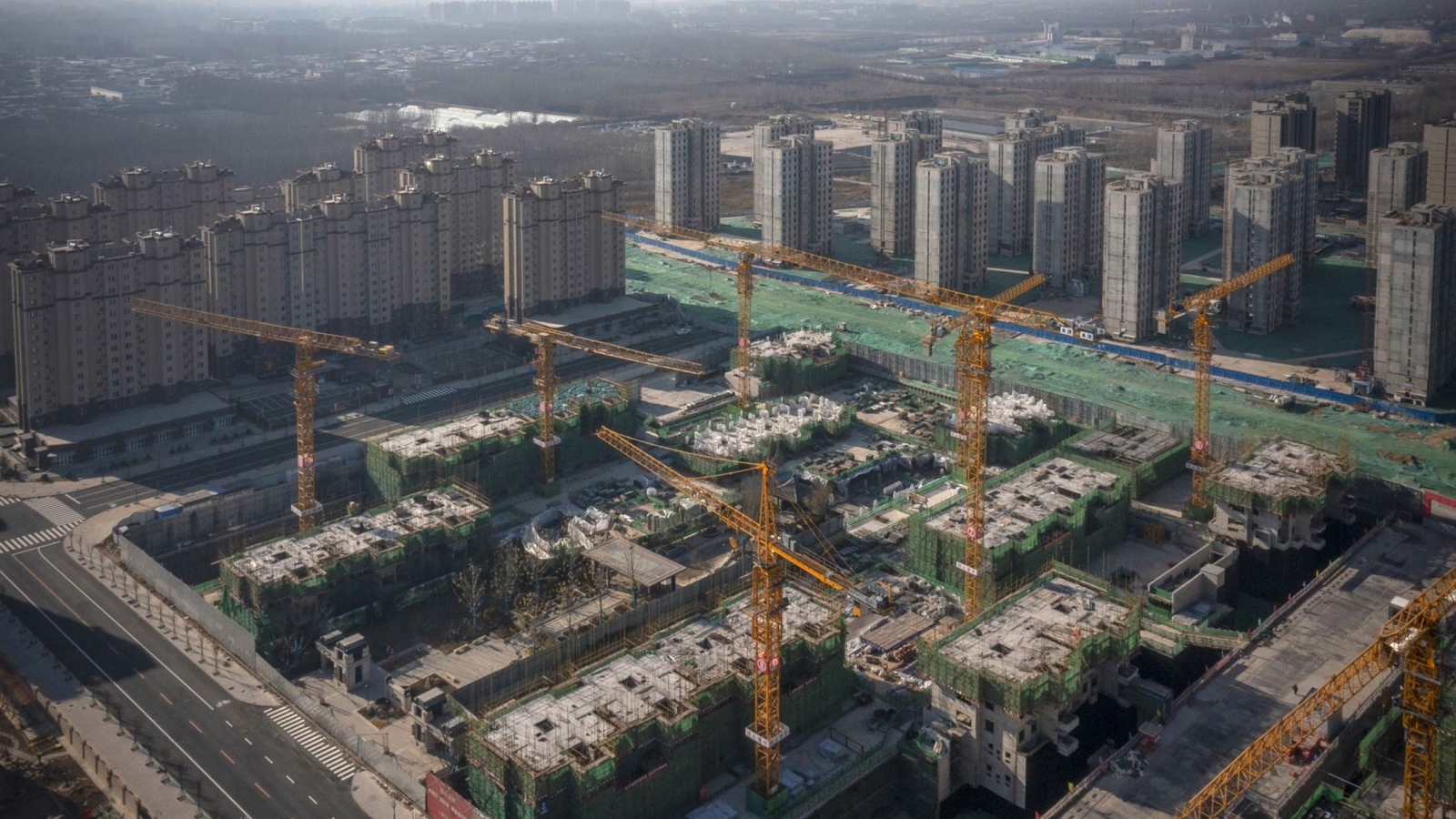 Trung Quốc có thoát khủng hoảng bất động sản sau loạt biện pháp "giải cứu"?