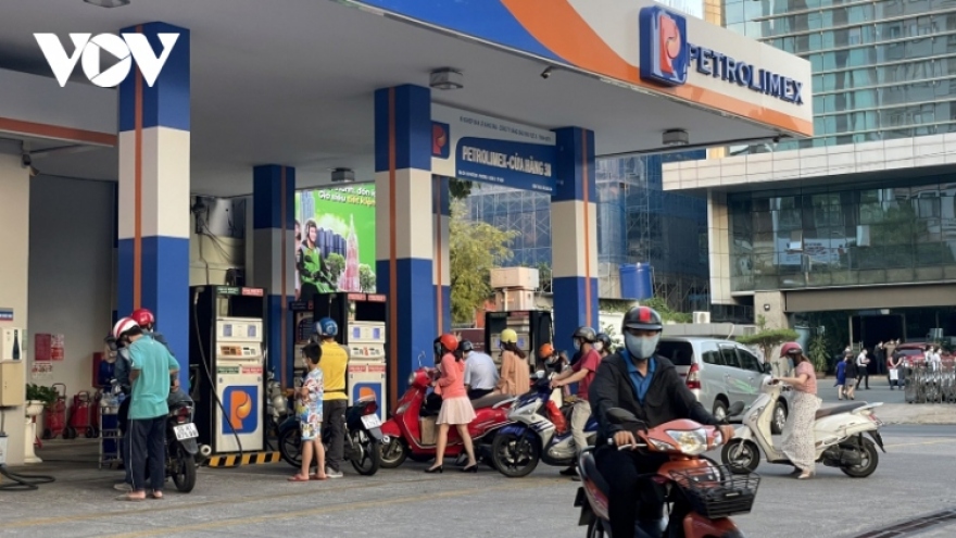 Petrol prices record slight decline after four consecutive hikes