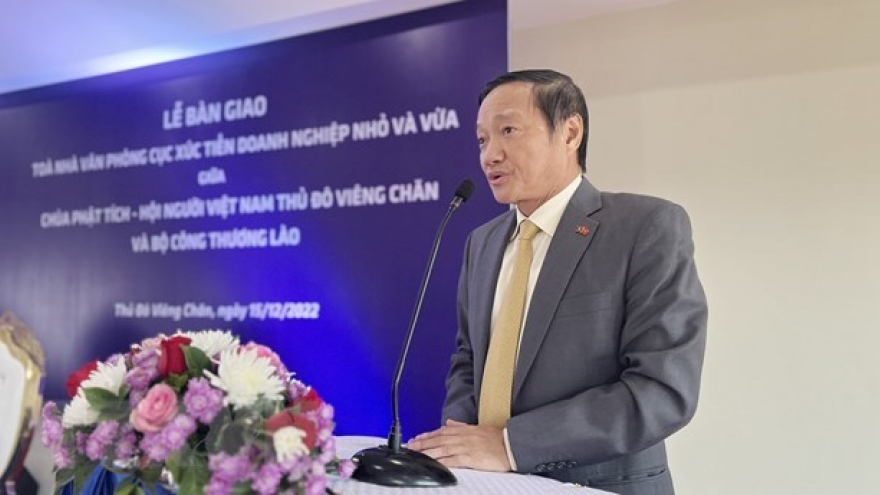 Vietnamese Association in Vientiane funds new building of Lao Department of SME Promotion