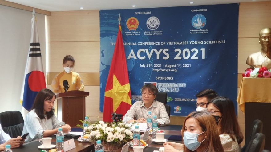 Young Vietnamese scientists meet in Seoul 