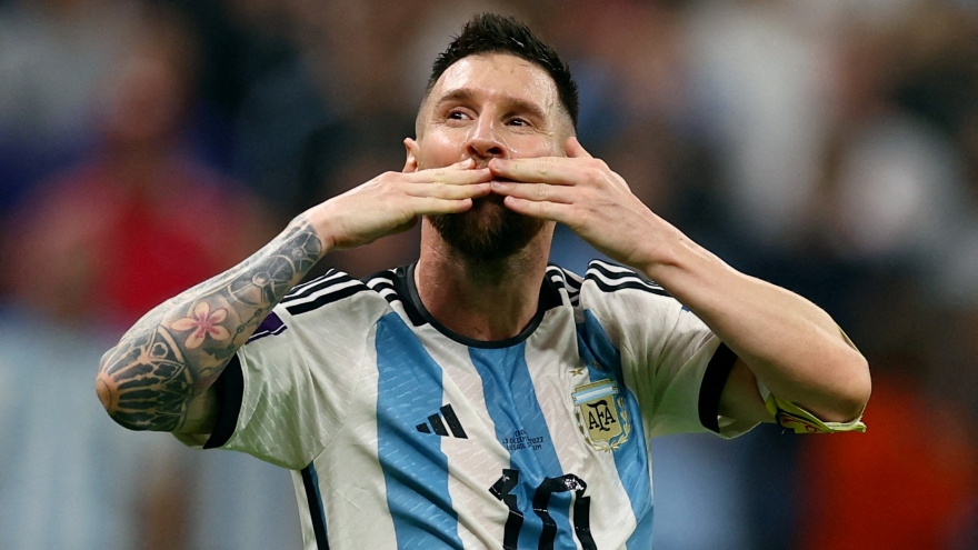 Vua phá lưới World Cup 2022: Messi sánh ngang Mbappe