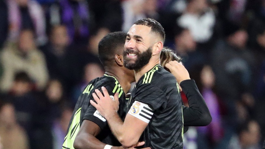 Benzema lập cú đúp, Real Madrid nhọc nhằn lên ngôi đầu La Liga