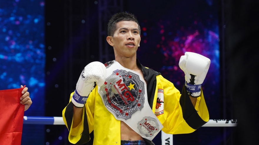 VN fighters win silver belts in first pro MTGP