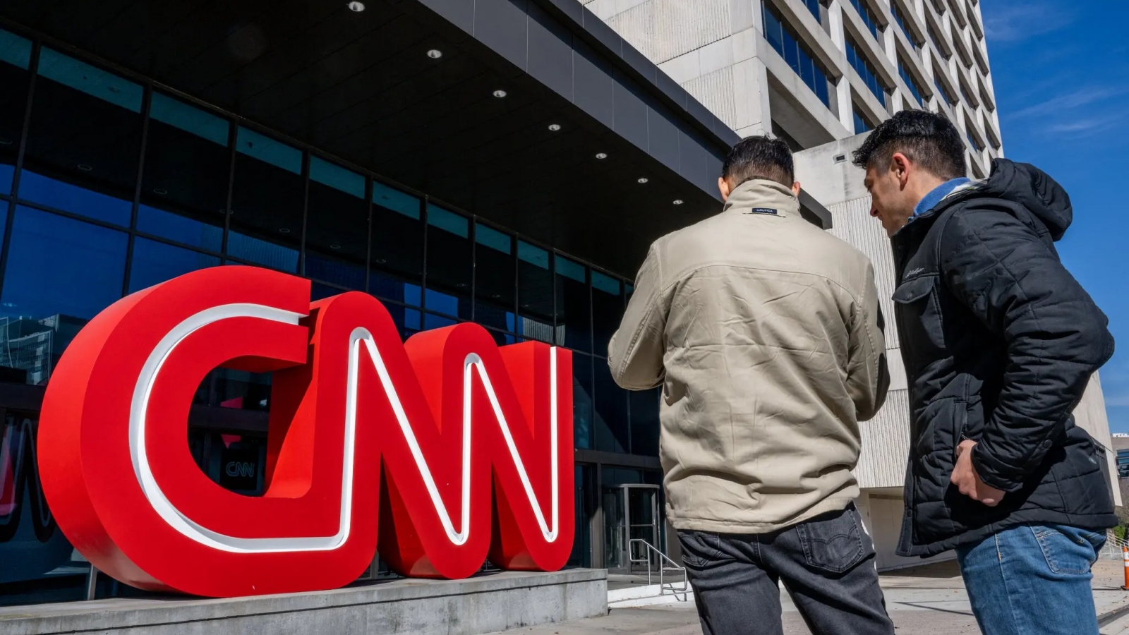 Hãng tin tức CNN bắt đầu đợt cắt giảm nhân sự lớn nhất trong nhiều năm