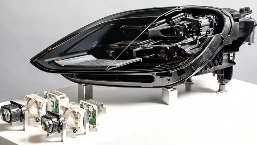 Khám phá đèn pha ma trận của Porsche với 16.000 bóng chi tiết