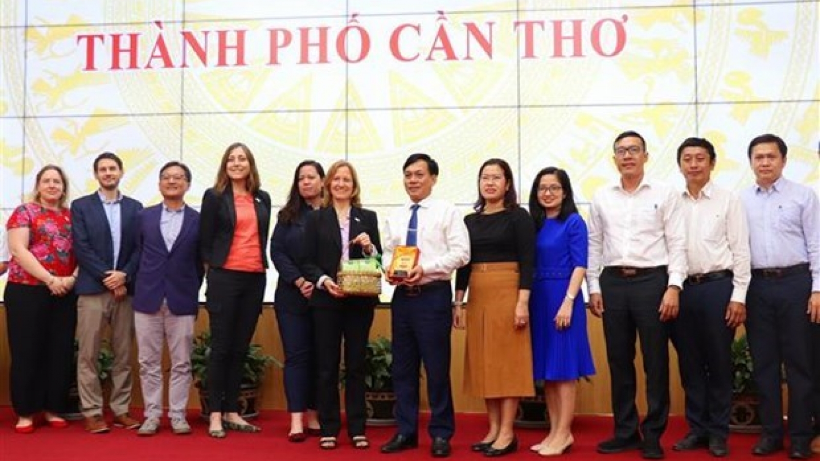 Can Tho, USAID promote partnership in climate change response