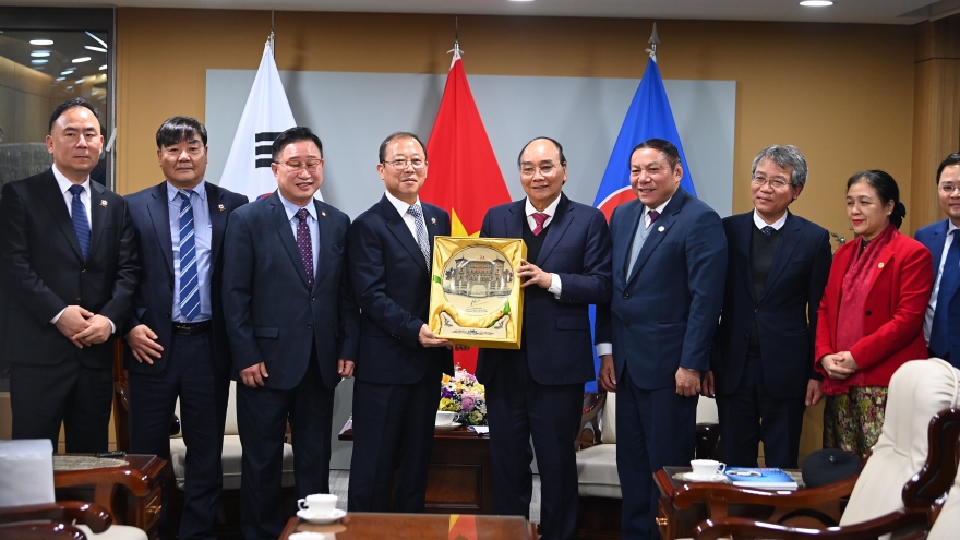 Chủ tịch nước Nguyễn Xuân Phúc tiếp các tổ chức hữu nghị, hợp tác Hàn - Việt