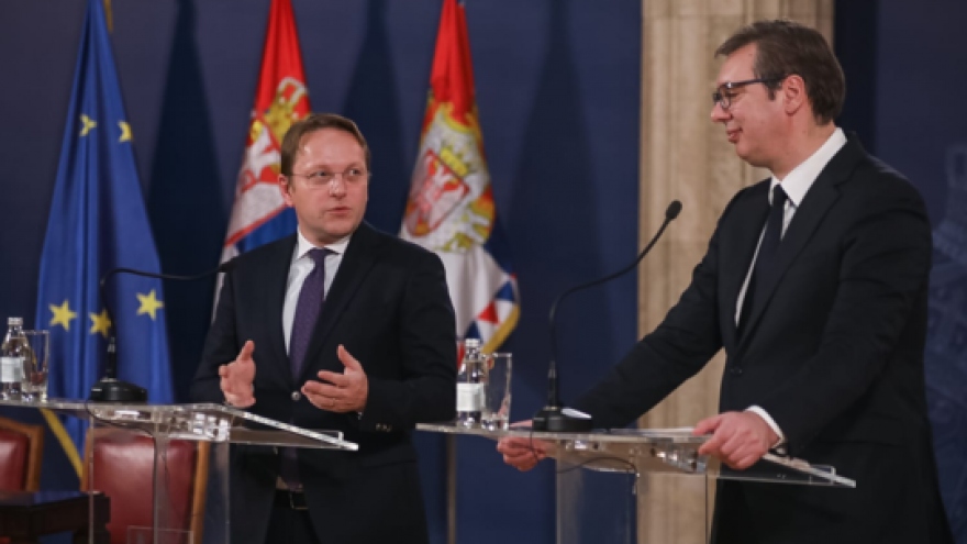 Phản ứng của Serbia trước yêu cầu trừng phạt Nga của EU