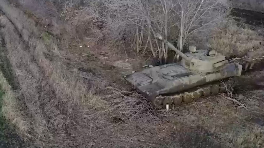 Pháo tự hành Gvozdika của Nga nã đạn về phía mục tiêu ở Ukraine
