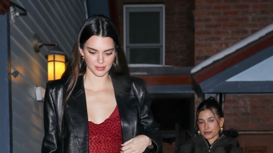 Kendall Jenner xinh đẹp đi chơi cùng bạn bè sau khi xác nhận chia tay bạn trai