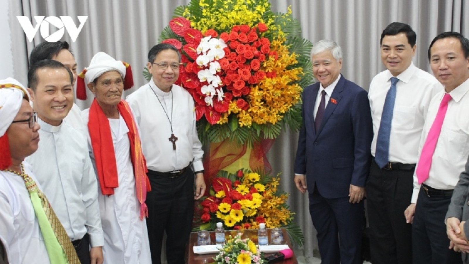Fatherland leader pays Xmas visit to Binh Thuan