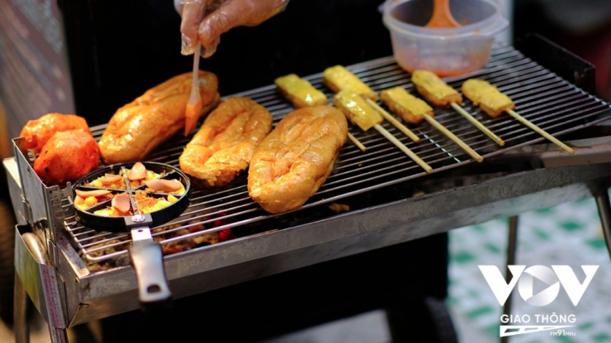 New food street in HCM City bustling after inauguration