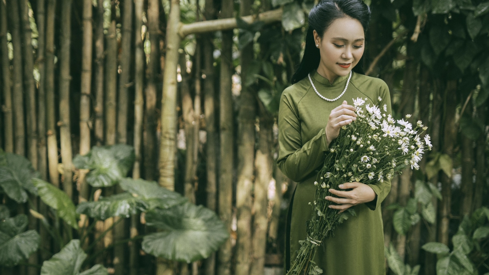 Ca sĩ Nhật Thảo ra mắt album nhạc xưa “Những ngày thơ mộng”
