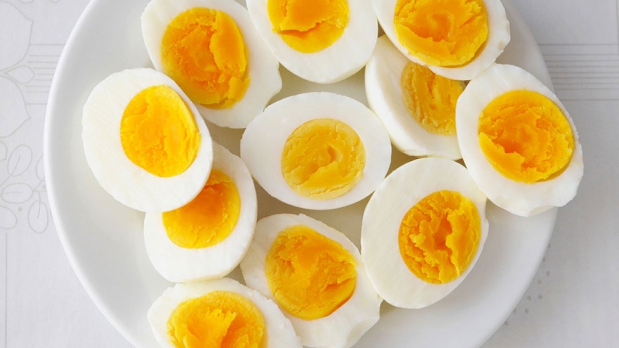 Tại sao bạn nên ăn trứng luộc?