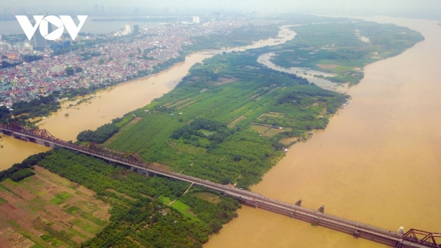 Nên biến bãi giữa sông Hồng thành công viên sinh thái?