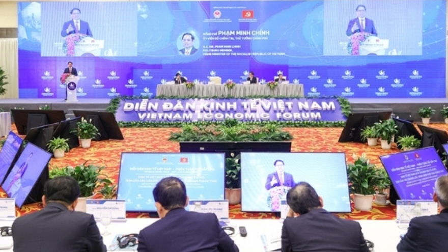 Thủ tướng Phạm Minh Chính chủ trì phiên toàn thể Diễn đàn Kinh tế Việt Nam lần 5
