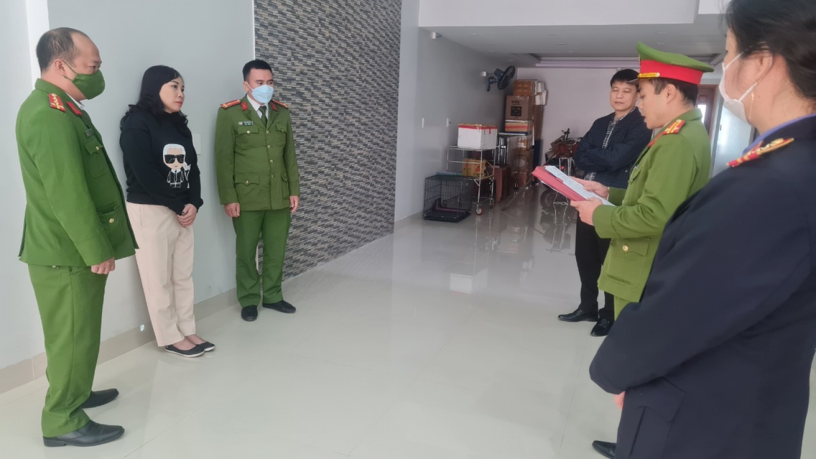 Làm giả giấy tờ đất để lừa đảo chiếm đoạt tài sản