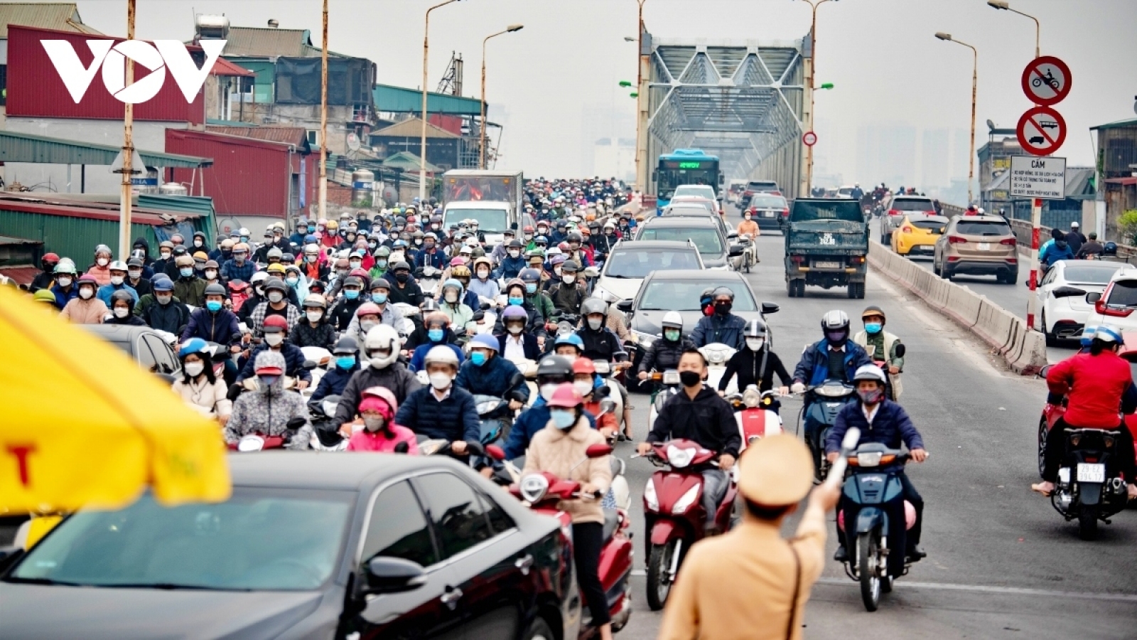 Chuyện mũ bảo hiểm