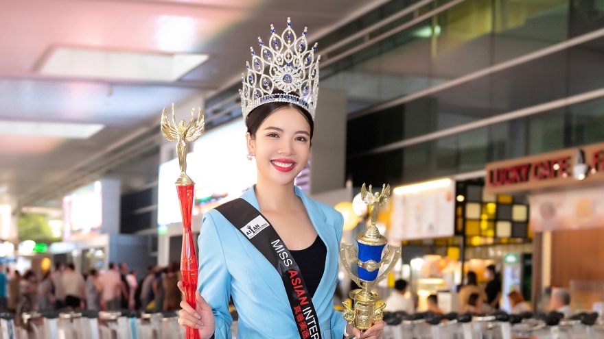 Thùy Dung về nước sau khi đăng quang Hoa hậu châu Á 2022
