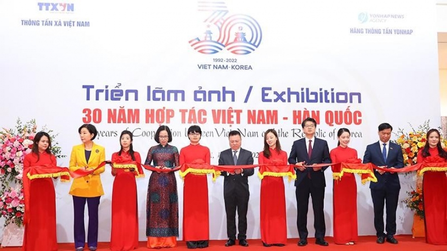 Photo exhibition marks 30 years of Vietnam-RoK ties 