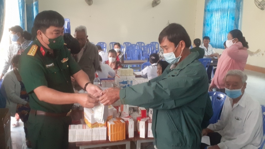 Hơn 350 người dân ở Sóc Trăng được khám bệnh, cấp thuốc miễn phí