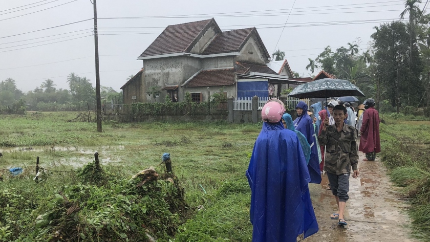 Chưa tìm thấy 2 cậu cháu mất tích do mưa lớn cuốn trôi ở Thừa Thiên Huế